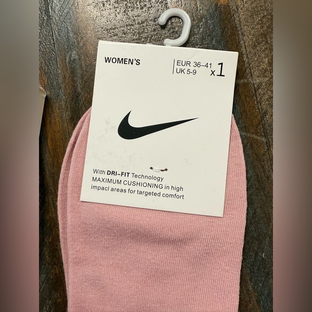 Nike Women’s Dri-FIT Cushioned Socks  White & Pink NWT (2 PAIR) - Picture 2 of 3